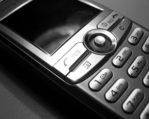 Mid-2000s SMS-capable cell phone